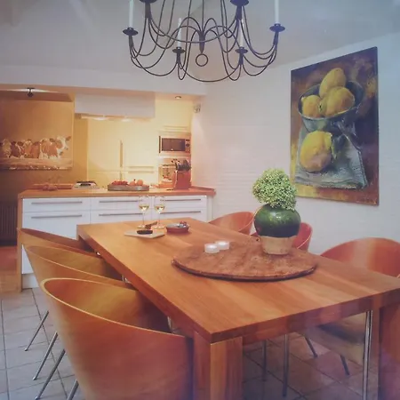Hoevell Apartment
